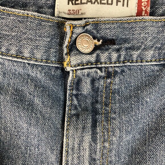 Levis 550 Shorts Mens 40 Blue Wash Jean Relaxed Fit Denim Classic Baggy Dad‎ - Picture 2 of 9